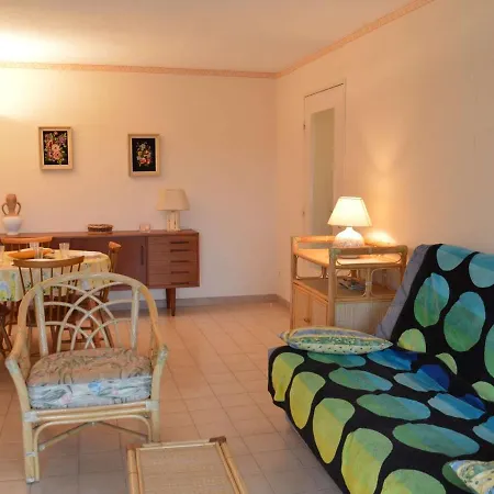 Apartment 2 Pieces A Avec Piscine, Parking Et A 300m Des Commerces - Fr-1-226a-145 *