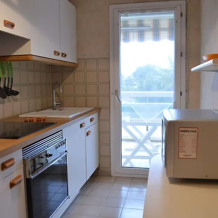 Apartment 2 Pieces A Avec Piscine, Parking Et A 300m Des Commerces - Fr-1-226a-145 *